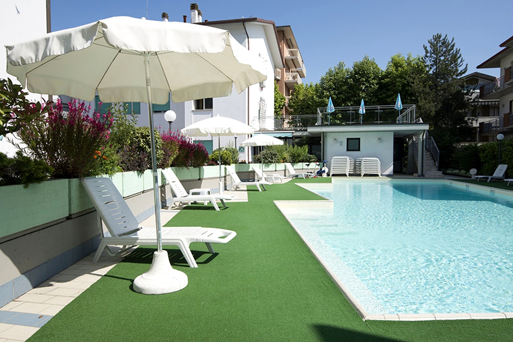 abergo-con-piscina-a-zadina-cesenatico